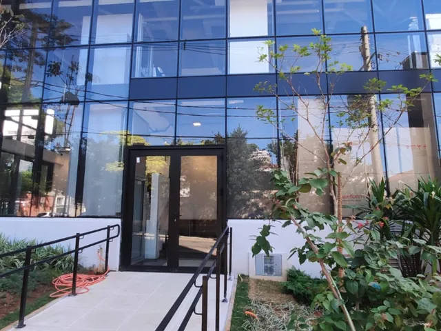 Imagem 2: Loja de Fachada Ativa para Venda em Campo Belo, 247M²