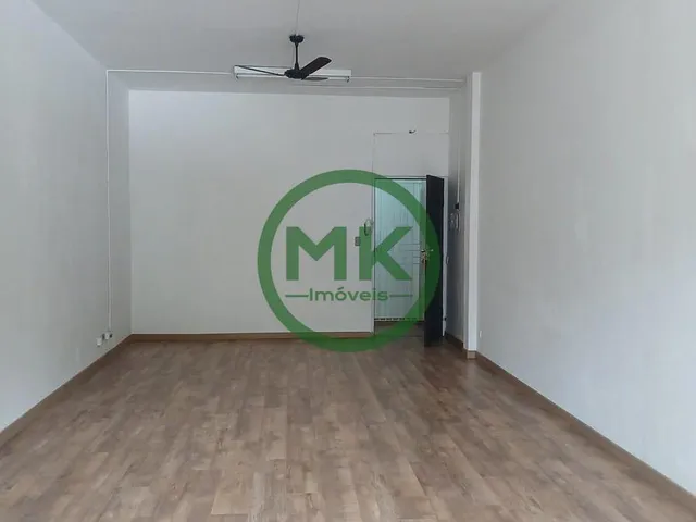 Imagem: Commercial Building Comercial em Taboão