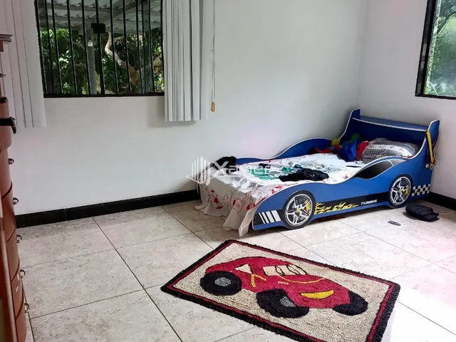 Imagem 2: Casa À Venda em Iconha/Es com 2 Quartos, Suíte, Amplo Quintal Murado e Garagem para 3 Carros