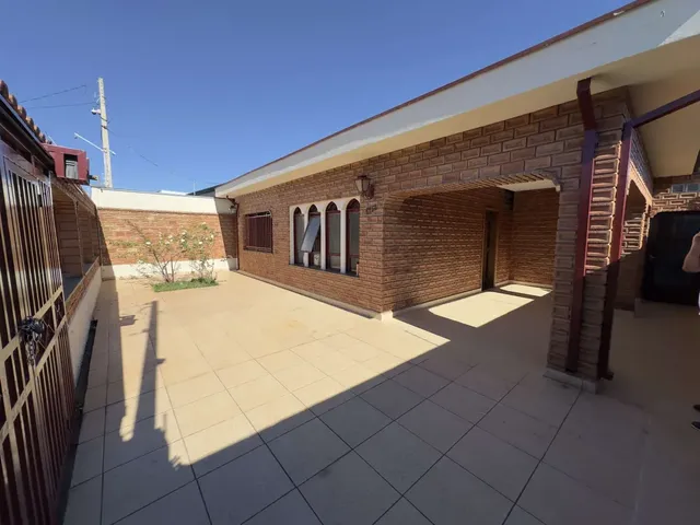 Imagem: Casa para Alugar com 2 Quartos e 1 Suíte
