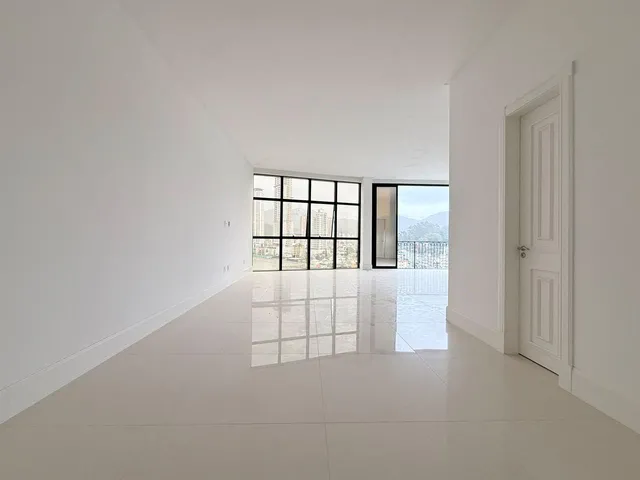 Imagem 2: Apartamento com Vista para o Mar À Venda com 168M² por R$ 7.500.000,00