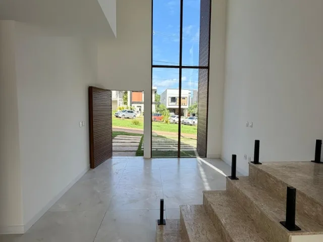 Imagem 3: Casa com 4 Quartos À Venda em Condomínio Fechado