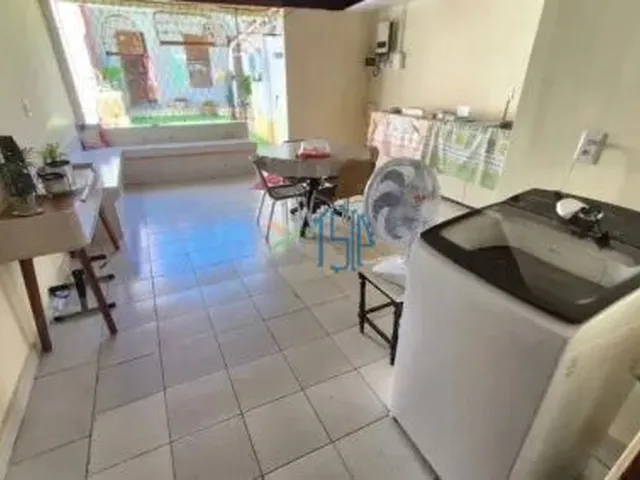 Imagem 2: Casa À Venda no Tirol com 4 Quartos e Energia Solar