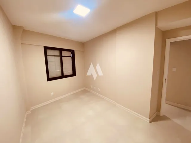 Imagem 7: Cobertura Duplex À Venda com Piscina Privativa no Bairro em Santos, São Paulo