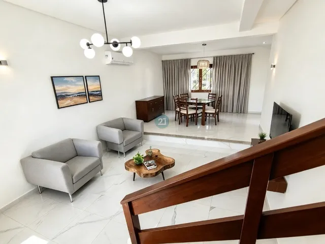 Imagem 2: Alugo Casa com 03 Quartos, Área Gourmet e Piscina, 03 Vagas de Garagem, em Terreno de 380M², no Campeche, Florianópolis