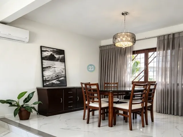 Imagem 11: Alugo Casa com 03 Quartos, Área Gourmet e Piscina, 03 Vagas de Garagem, em Terreno de 380M², no Campeche, Florianópolis