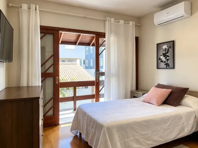 Imagem 10: Alugo Casa com 03 Quartos, Área Gourmet e Piscina, 03 Vagas de Garagem, em Terreno de 380M², no Campeche, Florianópolis