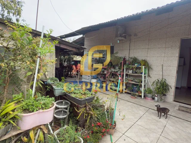 Imagem 3: 2 Casas em Terreno de Esquina Apenas 500 Mts do Mar