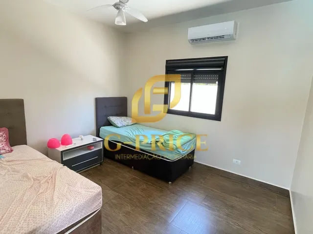 Imagem 3: Maravilhosa Casa de Alto Padrão com Piscina Apenas 400Mts do Mar
