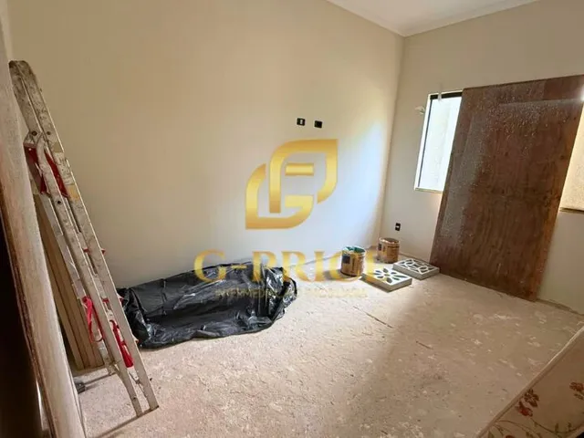 Imagem 7: Excelente Casa de Alto Padrão em Amplo Terreno a Apenas 200 Metros da Praia