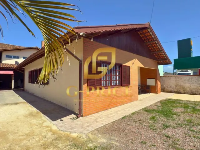 Imagem 5: Casa com Edícula- Vende-Se Excelente Casa com Edícula Apenas 200 Mts do Mar em Região Nobre de Itapoá Sc