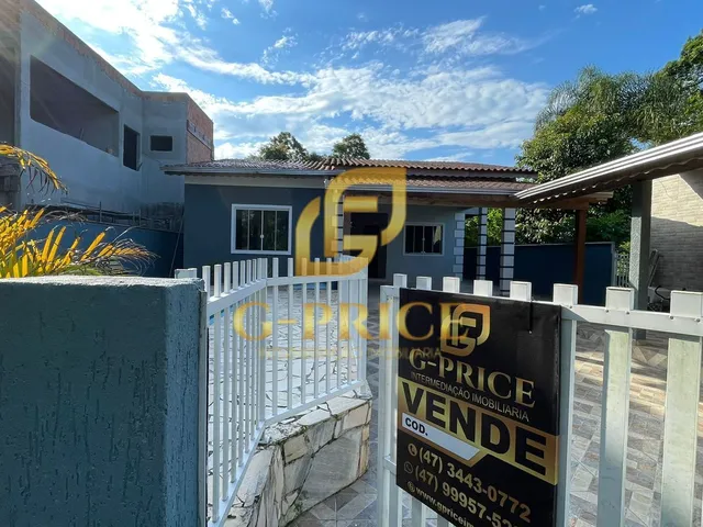Imagem 6: Excelente Casa com Piscina e Móveis Planejados Apenas 650 Mts do Mar