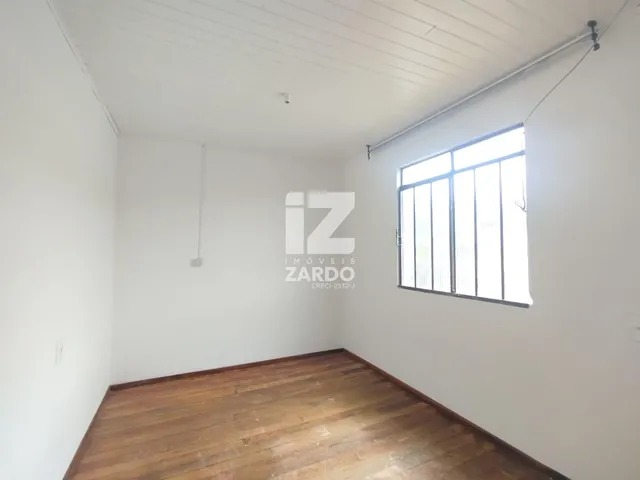 Imagem 6: Casa Parte Superior, Bairro Der, Contendo 03 Quartos e Vaga de Garagem