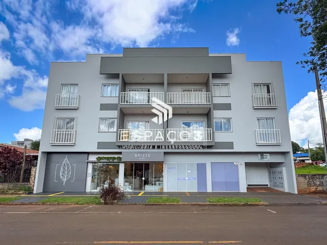 Imagem: Apartamento no Centro com 02 Quartos, Sacada