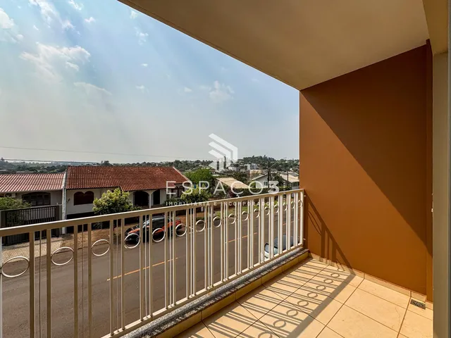 Imagem 8: Apartamento no Centro com 02 Quartos, Sacada e Garagem Coberta