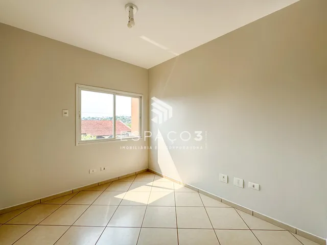 Imagem 11: Apartamento no Centro com 02 Quartos, Sacada e Garagem Coberta