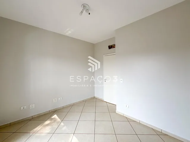 Imagem 14: Apartamento no Centro com 02 Quartos, Sacada e Garagem Coberta