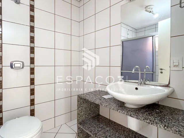 Imagem 15: Apartamento no Centro com 02 Quartos, Sacada e Garagem Coberta
