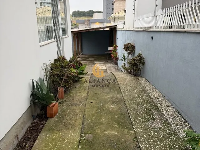 Imagem 5: Casa com 3 Dormitórios e Quintal na Pedra Branca