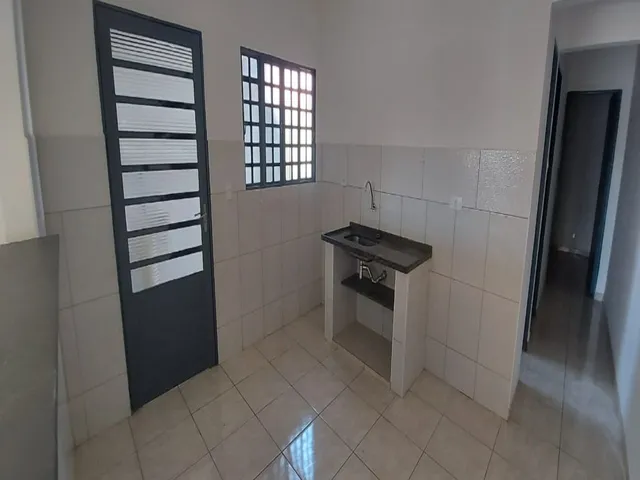 Imagem 8: Casa para Locação em Araçoiaba da Serra-Sp, Bairro Alcides Vieira: 2 Quartos, 1 Sala, 1 Banheiro, 1 Vaga de Garagem!