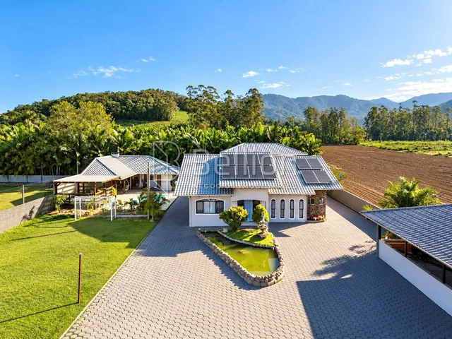 Imagem 12: Casa com Piscina, Campo de Futebol e 1.550 M² no Centro de Rio dos Cedros