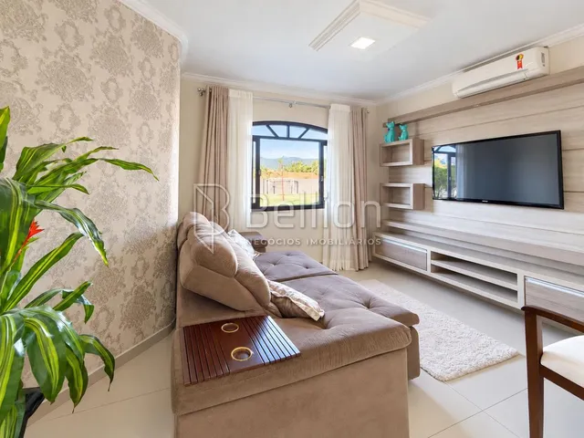 Imagem 4: Casa com Piscina, Campo de Futebol e 1.550 M² no Centro de Rio dos Cedros
