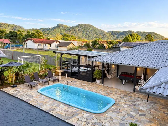 Imagem 10: Casa com Piscina, Campo de Futebol e 1.550 M² no Centro de Rio dos Cedros