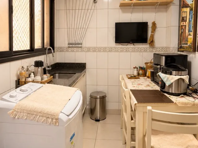 Imagem 3: Apartamento de 3 Quartos, Andar Alto, Sol da Manhã e Vista Livre em Itapuã