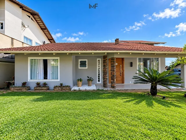 Imagem: Casa À Venda no Bairro das Capitais em