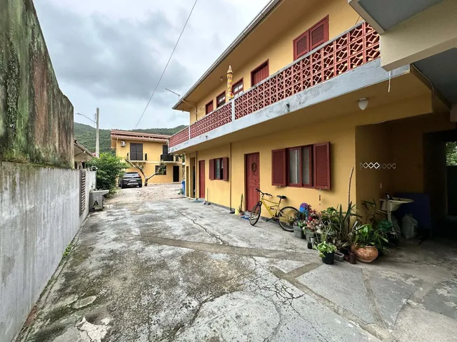 Imagem 3: Casa com 3 Dormitórios para Locação no Pântano do Sul