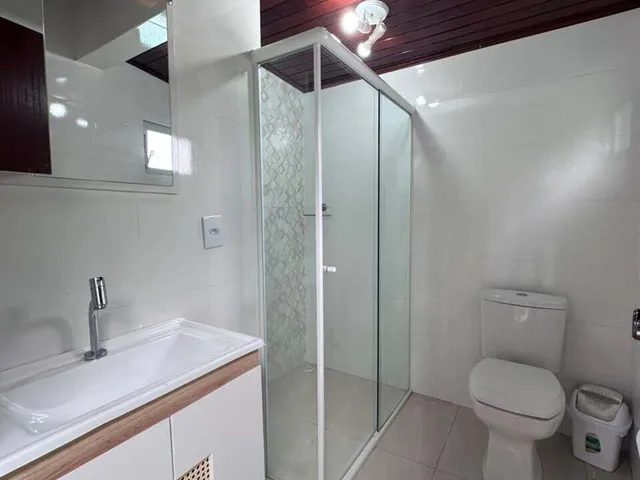 Imagem 10: Casa Térrea Mobiliada para Locação na Costeira do Pirajubaé