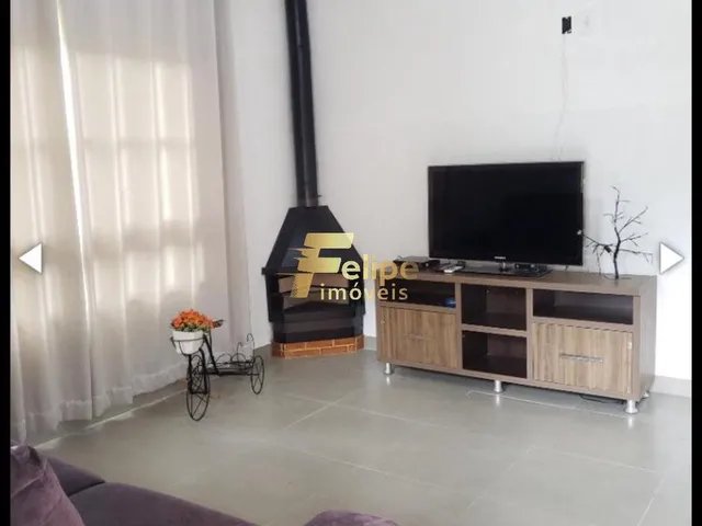 Imagem 4: Sitio com Ampla Casa Térrea com Varanda Ampla Lateral