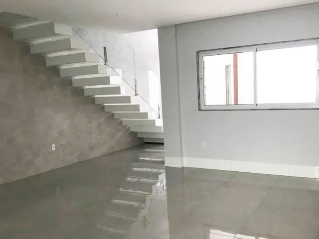 Imagem 2: Ótima Casa Duplex À Venda na Praia do Morro