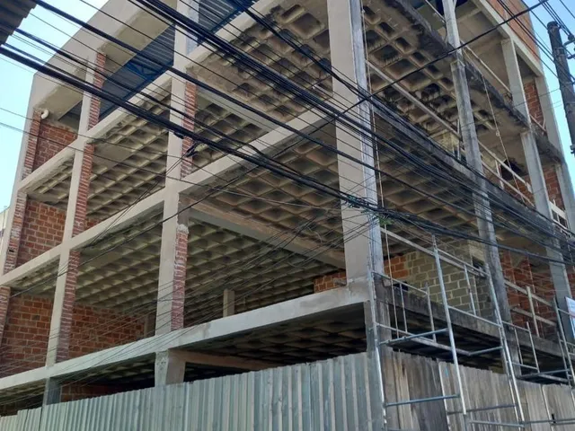 Imagem: Prédio em Construção em Ponto Estratégico