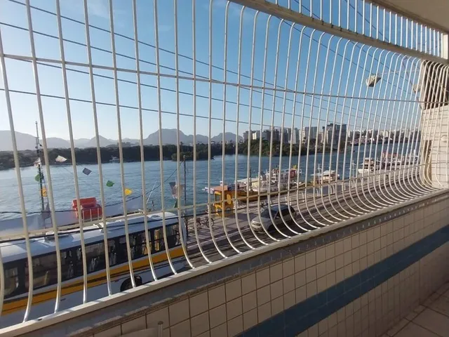 Imagem 2: Grande Casa com 1 Loja Comercial no Centro de Guarapari