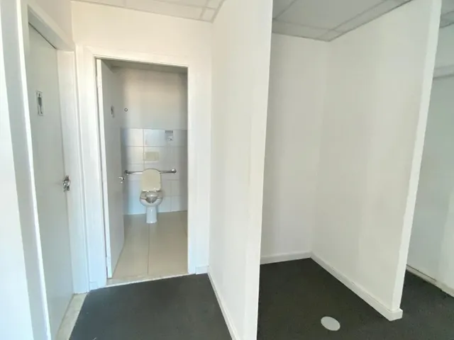 Imagem 9: Venda e Locação de Andar no Centro Empresarial Praia da Costa, em Vila Velha/Es!