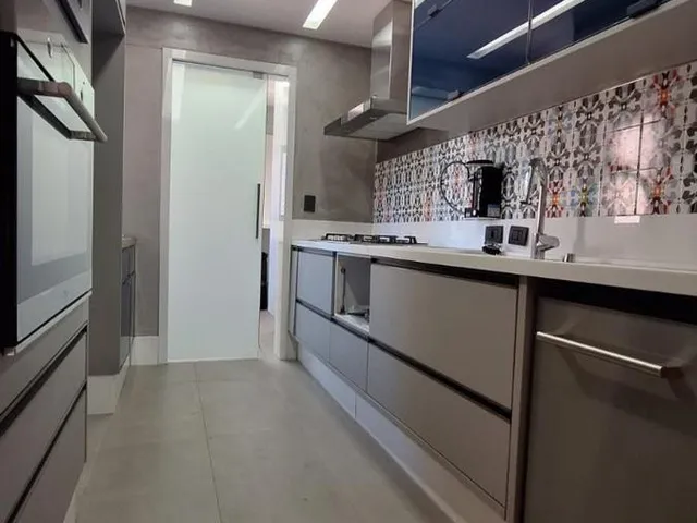 Imagem 5: Um Deslumbrante Apartamento na Praia do Canto / Somente 1 por Andar - Raríssimo!