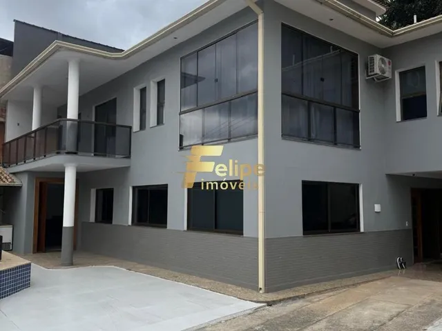 Imagem: Belíssima e Espaçosa Casa com Piscina