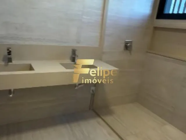 Imagem 2: Luxuosa Casa Triplex com 06 Suítes, Elevador, Alto Padrão, À Venda em Condomínio Fechado, Guarapari/Es!