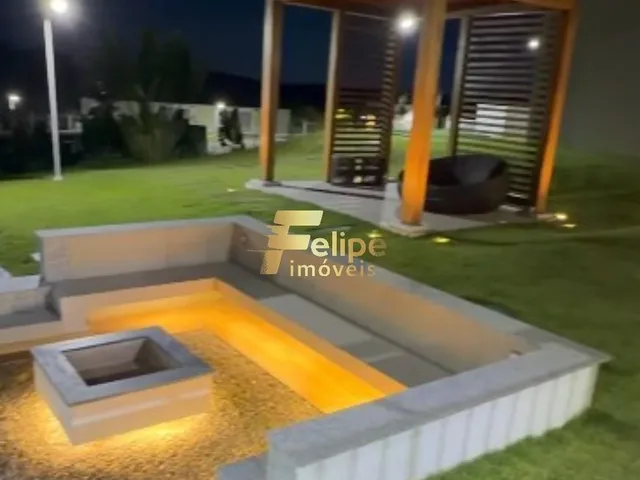 Imagem 7: Luxuosa Casa com 03 Suítes, Sendo 01 Máster, Infraestrutura Completa, À Venda em Condomínio Fechado, Nova Guarapari/Es!