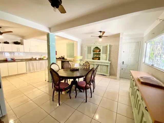 Imagem 2: Lindíssima Casa com 04 Suítes, Piscina, Área Gourmet, Excelente Acabamento, À Venda no Bairro Ipiranga, Guarapari/Es!
