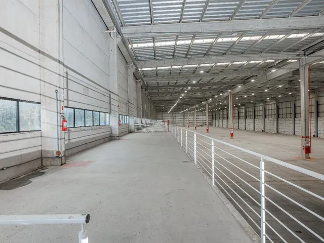 Imagem 4: Aluguel de Galpão Industrial de 9.131M² em Joinville-Sc, Bairro Rio Bonito - Rio Bonito. Venha Conferir!