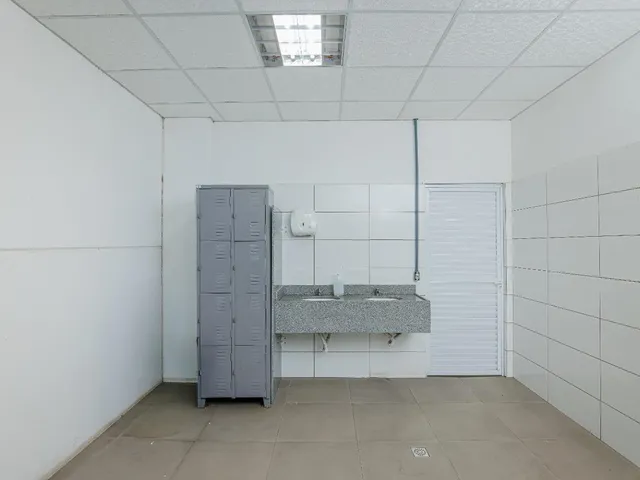 Imagem 6: Aluguel de Galpão Industrial de 9.131M² em Joinville-Sc, Bairro Rio Bonito - Rio Bonito. Venha Conferir!