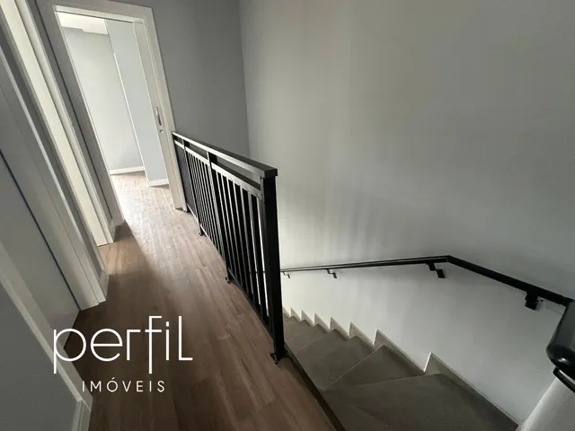 Imagem 12: Casa À Venda em Joinville-Sc, Saguaçu, com 3 Quartos, 1 Suíte, 3 Banheiros, 2 Vagas de Garagem e 125M²