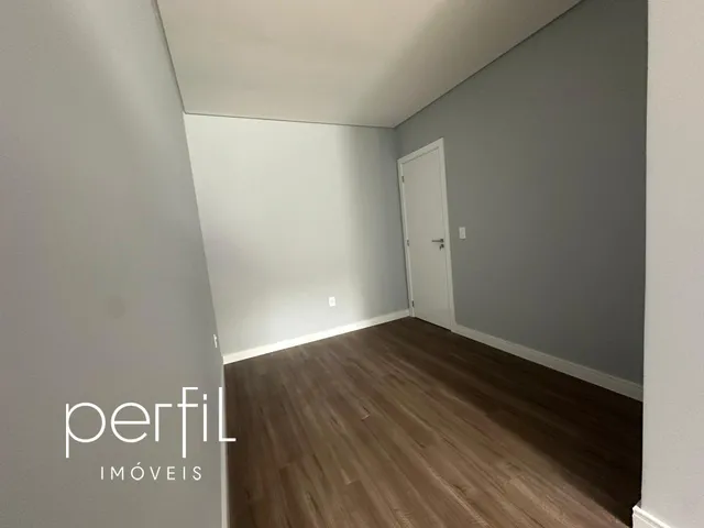 Imagem 13: Casa À Venda em Joinville-Sc, Saguaçu, com 3 Quartos, 1 Suíte, 3 Banheiros, 2 Vagas de Garagem e 125M²