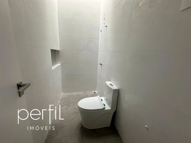 Imagem 11: Casa À Venda em Joinville-Sc, Saguaçu, com 3 Quartos, 1 Suíte, 3 Banheiros, 2 Vagas de Garagem e 125M²