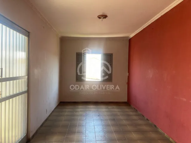 Imagem 14: Casa Grande com Suíte, para Locação no Centro de Passos - Passos Mg