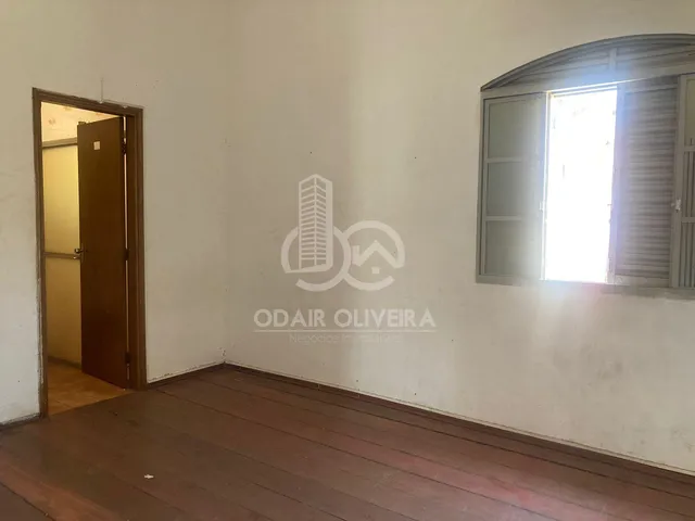 Imagem 8: Casa Grande com Suíte, para Locação no Centro de Passos - Passos Mg