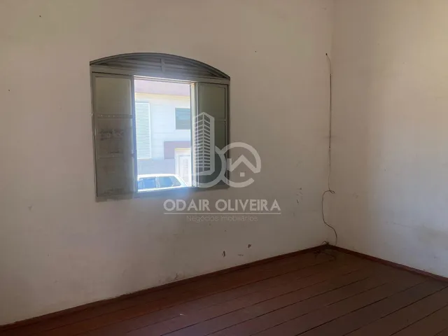 Imagem 11: Casa Grande com Suíte, para Locação no Centro de Passos - Passos Mg