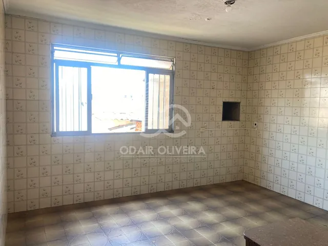 Imagem 15: Casa Grande com Suíte, para Locação no Centro de Passos - Passos Mg